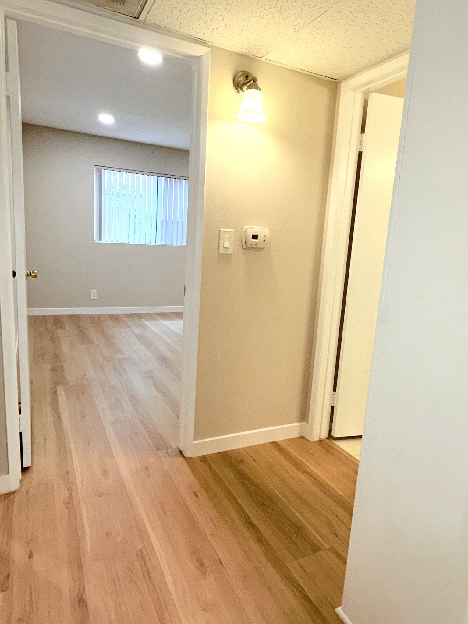 Building Photo - 620 E San Jose Ave