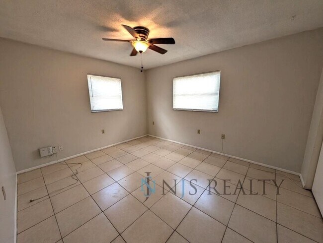 Building Photo - 1209 Maybury Dr
