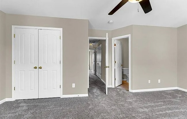 Building Photo - Beautiful 3 bedroom, 3 1/2 bathroom townhome in Tarrant Trace