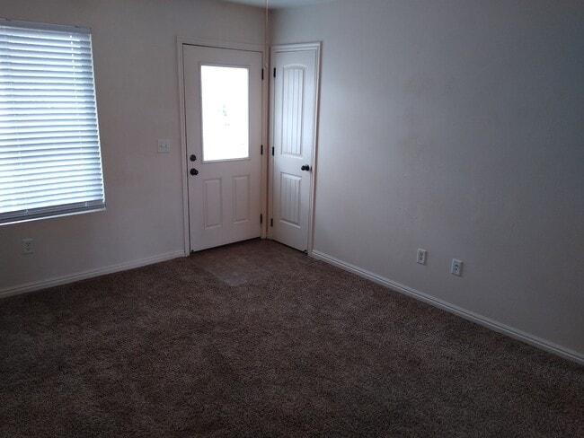 Building Photo - 77 N 4250 W