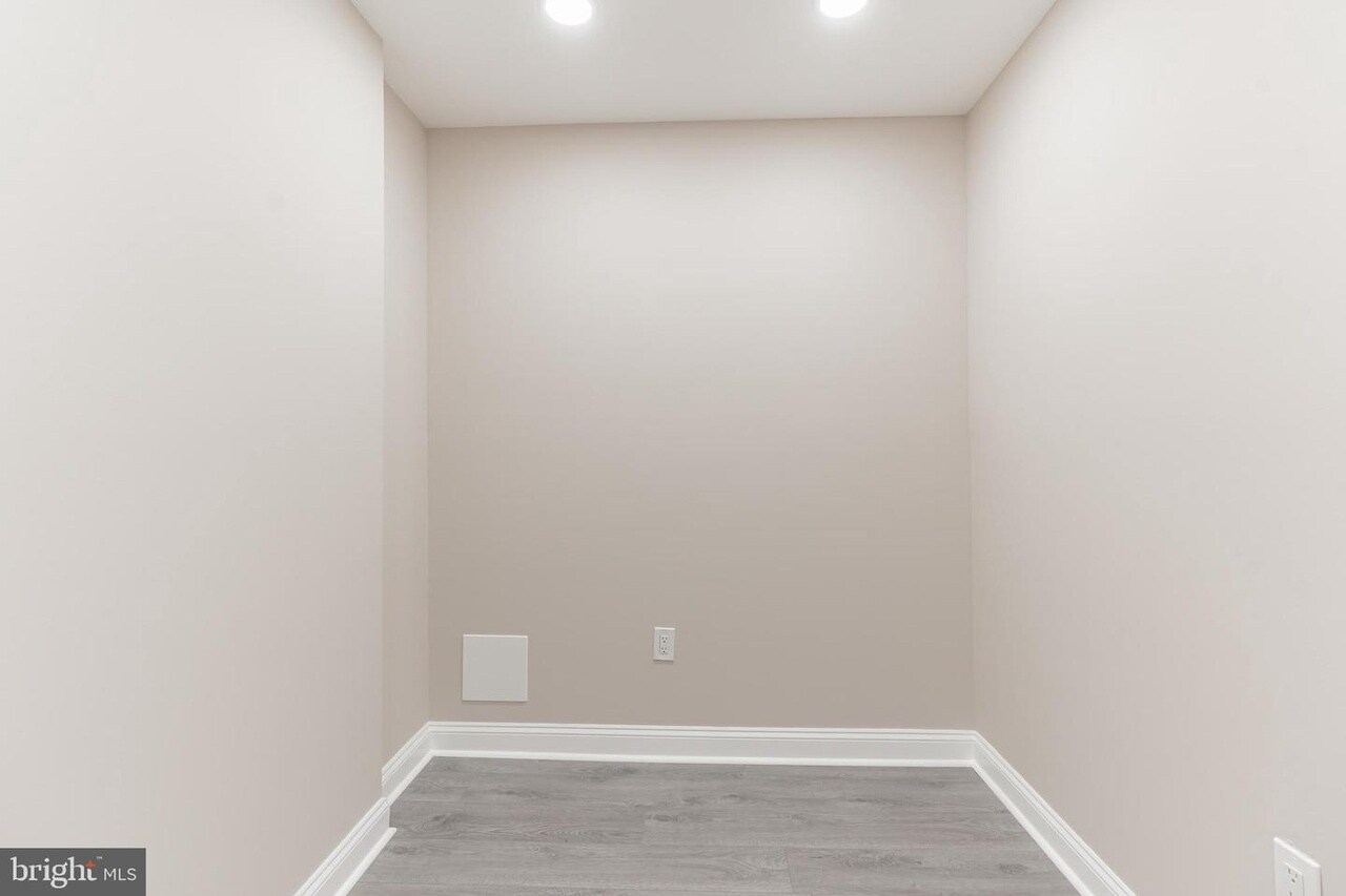 Building Photo - 1828 Hoffman St