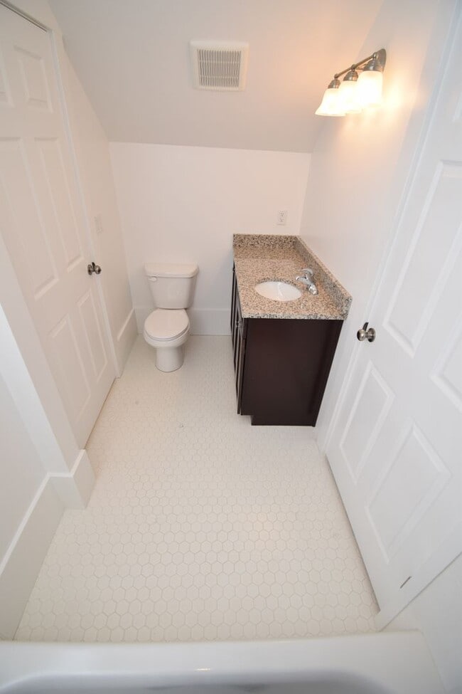 Building Photo - 536 N 600 W