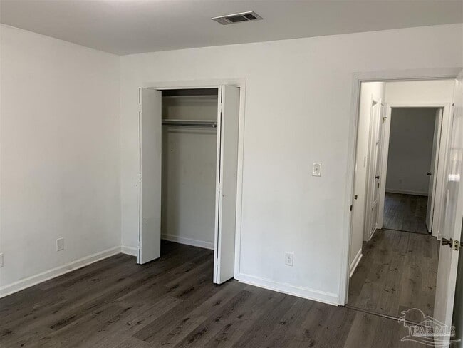 Building Photo - 9565 Sunnehanna Blvd