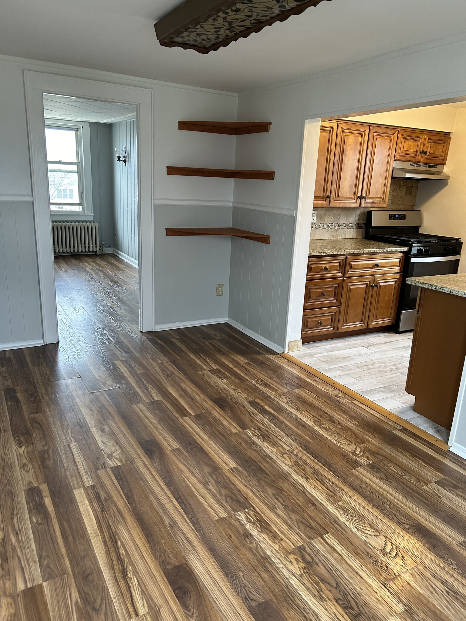 Building Photo - 16 Willow Ave