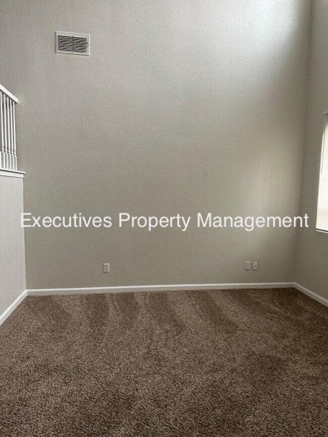 Building Photo - 3566 Santa Maria Ave