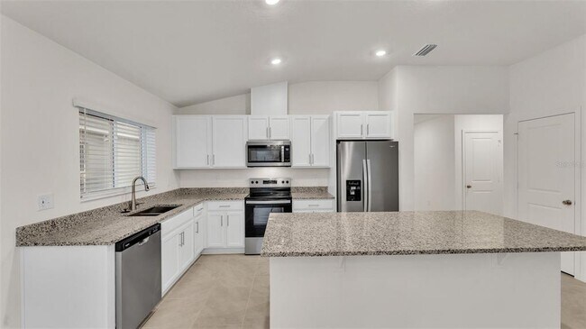 Building Photo - 112 Sunfish Dr
