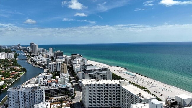 Building Photo - 2600 Collins Ave