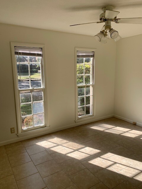 Building Photo - 1504 Dauphin St