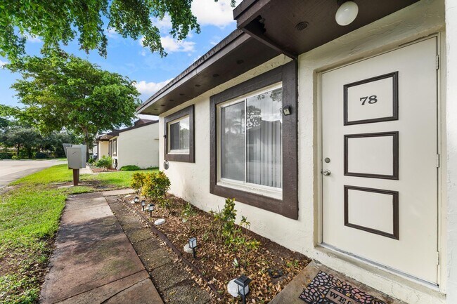 Building Photo - 5312 Bosque Ln