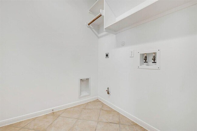 Building Photo - 26311 Sagewood Forest Dr