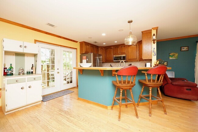 Building Photo - Charming Home in Poquito Bayou – A Nature ...