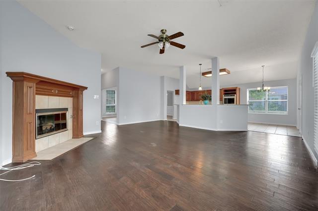 Building Photo - 421 Parkshire Dr