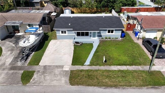 Building Photo - 6371 Scott St