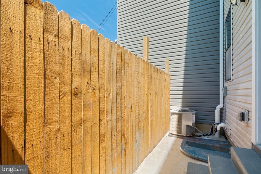 Building Photo - 1620 Germantown Ave