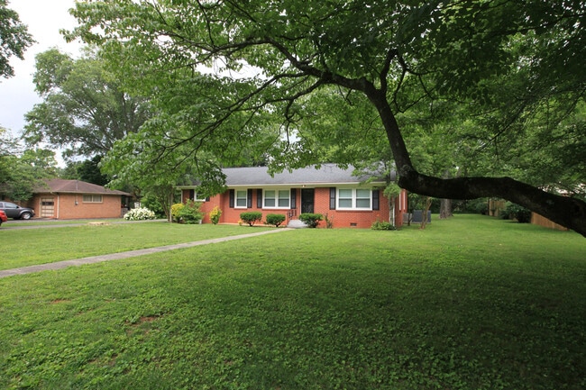 Building Photo - 308 S Baird Ln