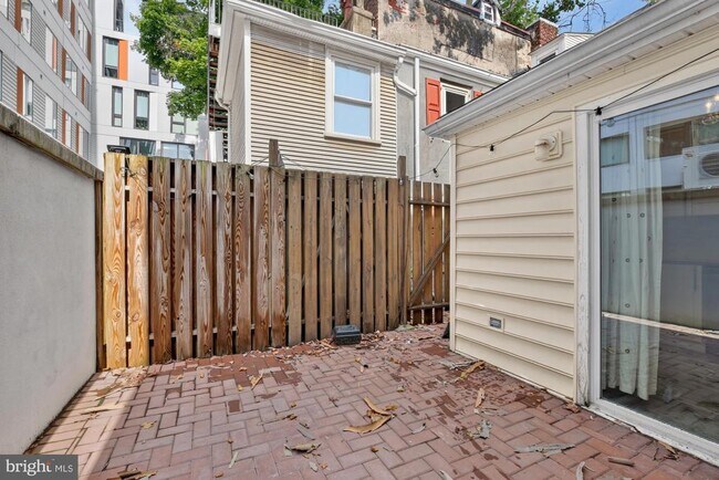 Building Photo - 130 Elfreth's Alley