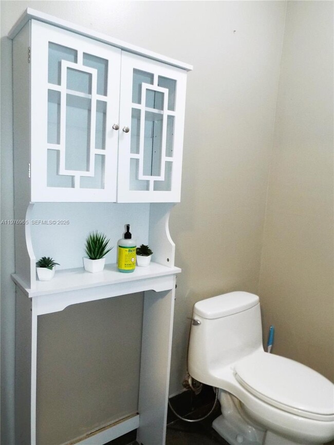 Building Photo - 422 SW 88th Pl