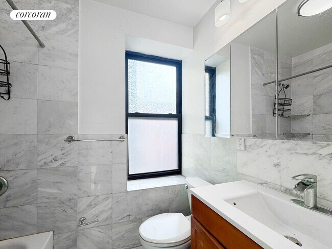 Building Photo - 567 W 125th St