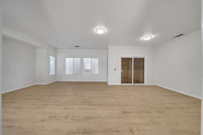 Building Photo - 9326 Lembert Dome Cir
