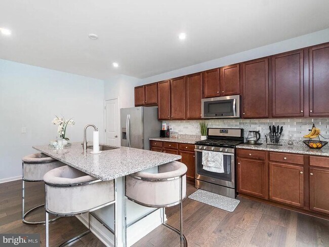 Building Photo - 3632 Chippendale Cir