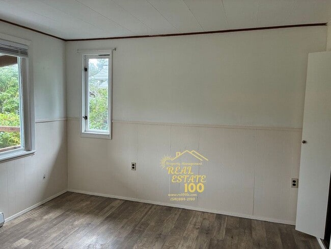 Building Photo - 1705 NW 22nd St