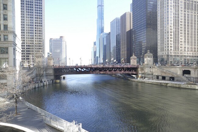 Building Photo - 405 N Wabash Ave