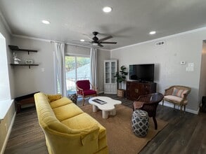 Building Photo - 168 Barilla Pl