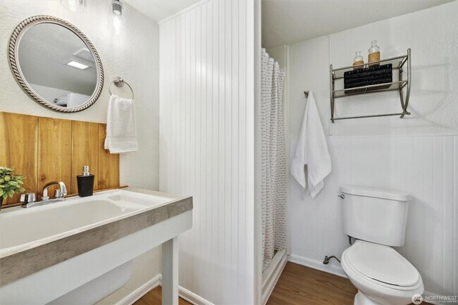 Building Photo - 4Bd/1.75Ba Seattle House
