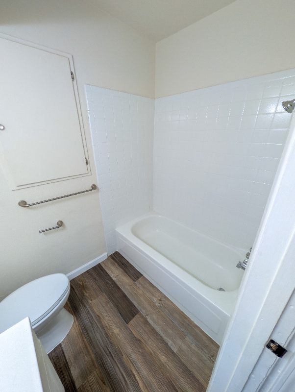 Building Photo - 3524 Mobile Ave