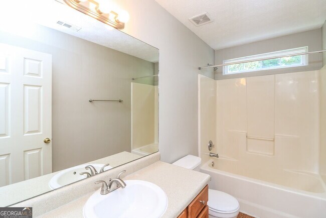 Building Photo - 103 Oak Grove Pl