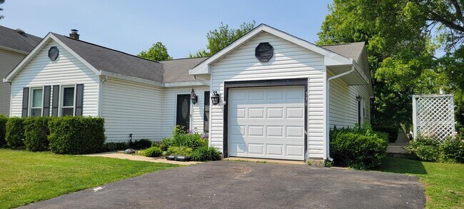 Building Photo - 336 Burr Oak Cir