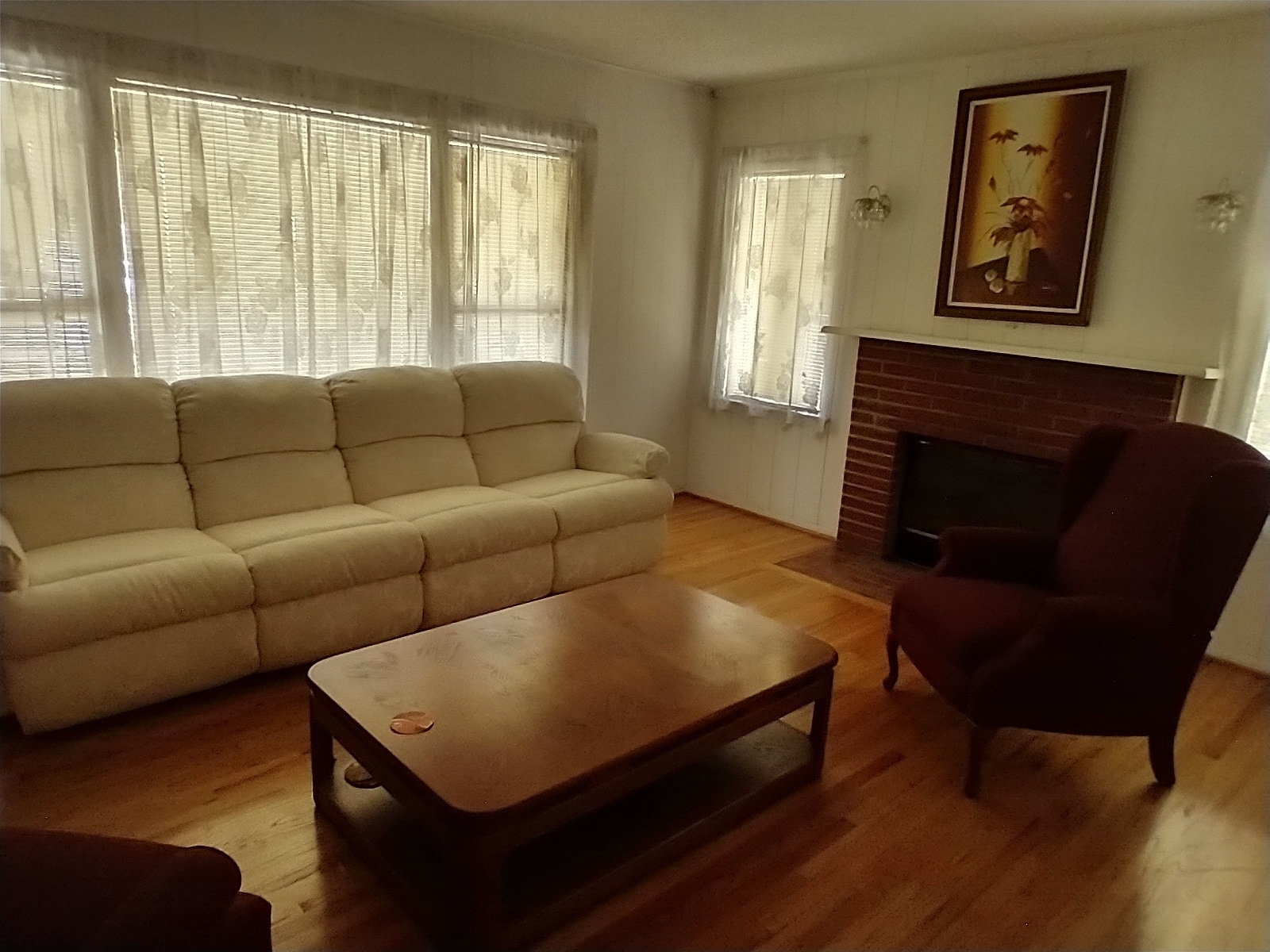Living room - 6819 Yolanda Ave
