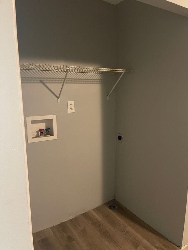 Building Photo - Coming SOON! UPDATED! GREAT AMENITIES! GREAT LOCATION! 4 Bedroom 2.5 Bathroom