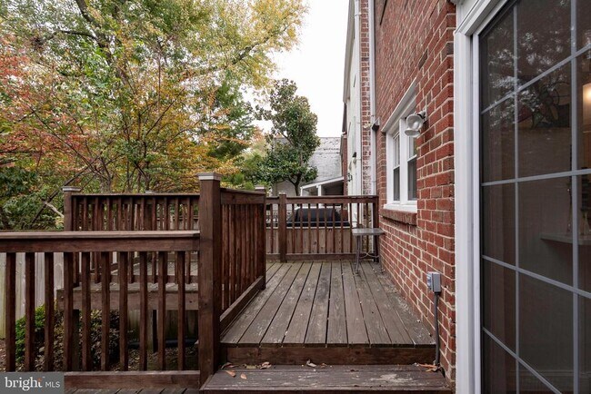 Building Photo - 822 S Royal St