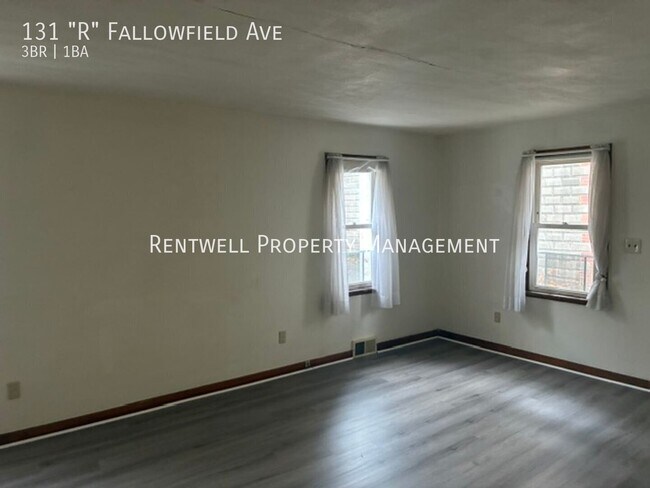 Building Photo - 131 Fallowfield Ave