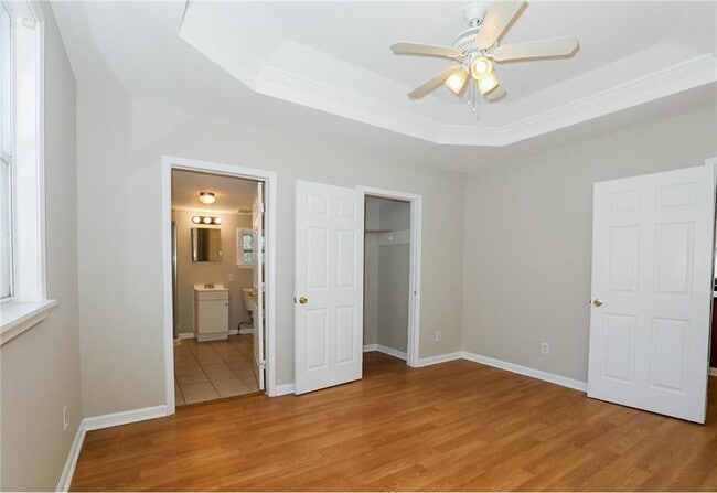 Building Photo - 2878 Humphries Dr SE