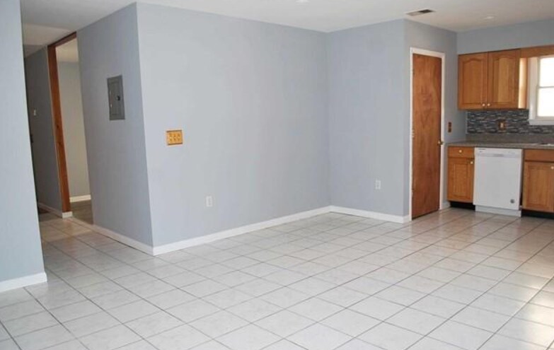 EIK AREA - 590 Schuyler Ave