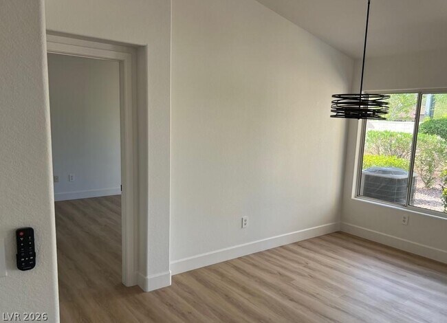 Building Photo - 10012 Bundella Dr