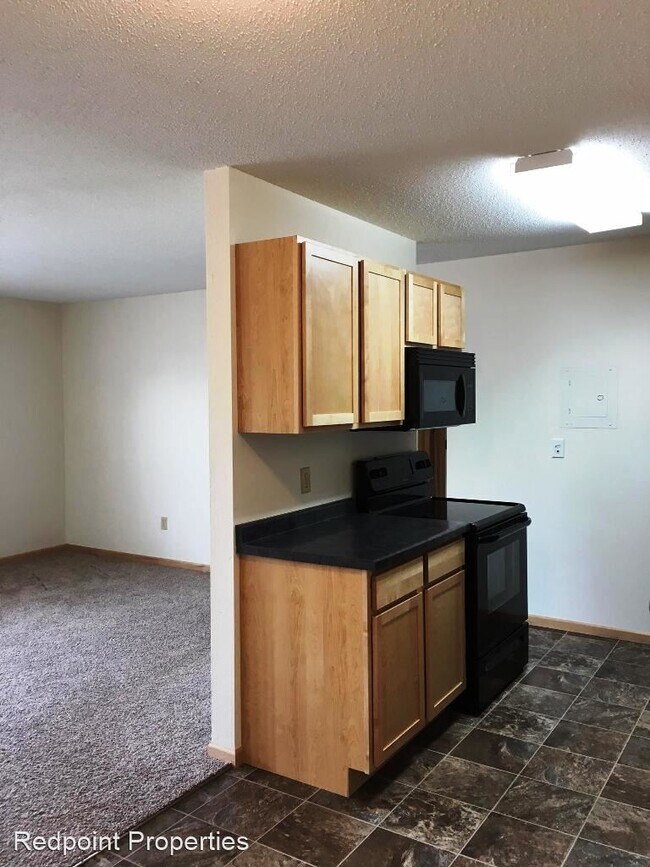 Building Photo - 902 15th St N