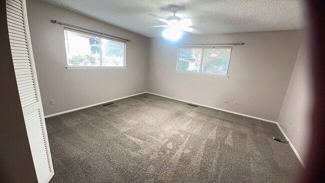 Building Photo - Beautiful Home with Golf course Views