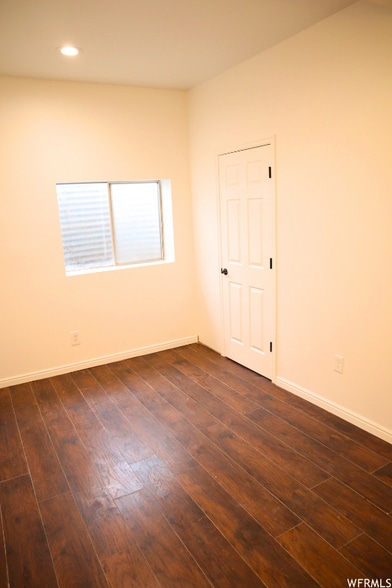 Building Photo - 921 Woodridge Dr