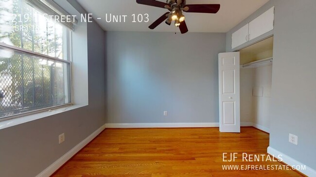 Building Photo - Modern 1 bedroom unit in Bloomingdale/Ecki...