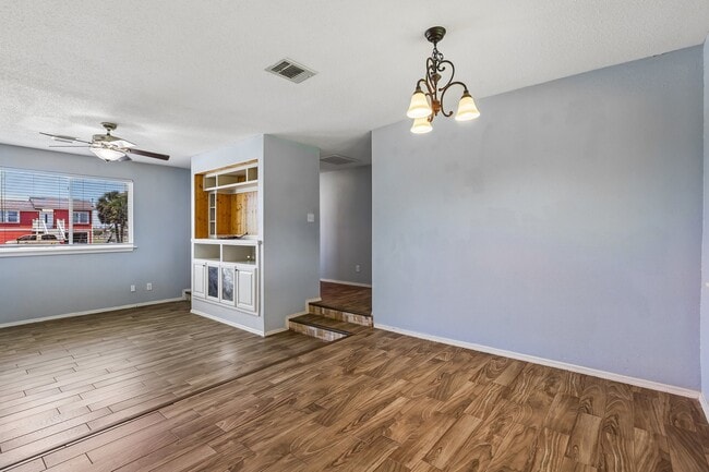 Building Photo - 5709 Maco St