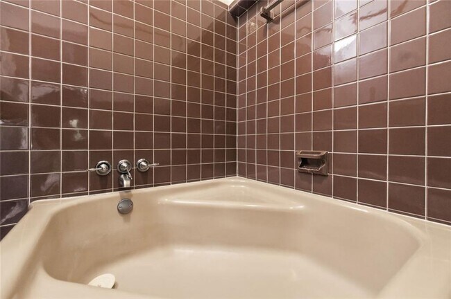 Building Photo - 3302 Wynn Dr