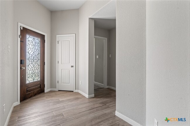 Building Photo - 6117 Verde Dr