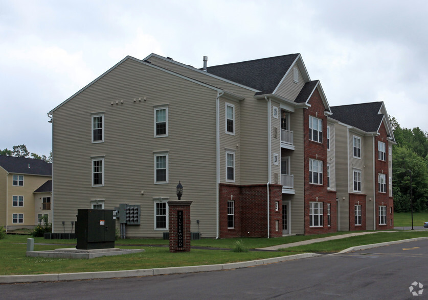 Building Photo - Silverwood at the Radisson