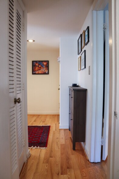 Building Photo - 2242 Washington Avenue