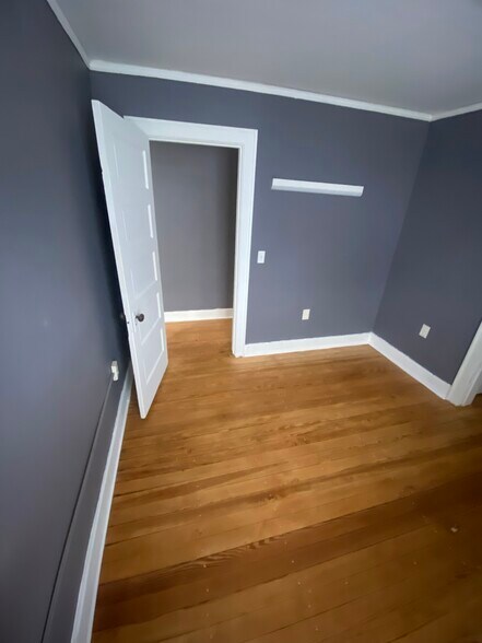 Building Photo - 916 W Lovell St