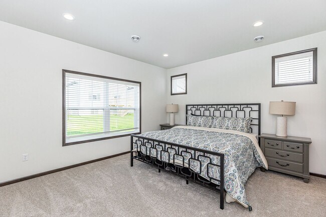 Building Photo - 3-bedroom, 2-bathroom South Fargo Family Home w/ 2 Stall Garage