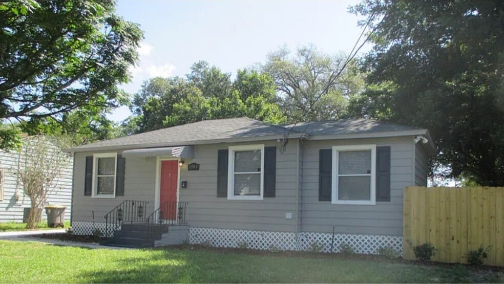 Building Photo - 1743 Mayfair Rd